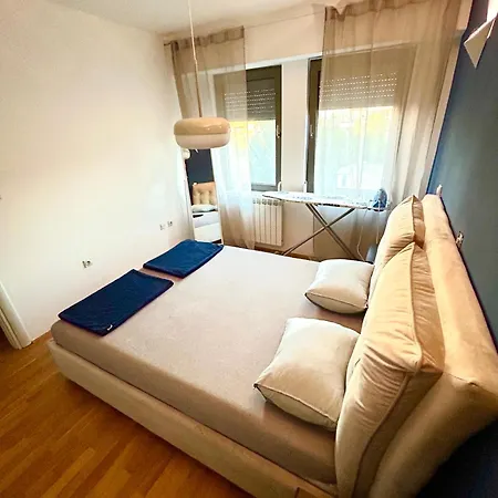 Luxury Artistic With Private Underground Garage Διαμέρισμα *