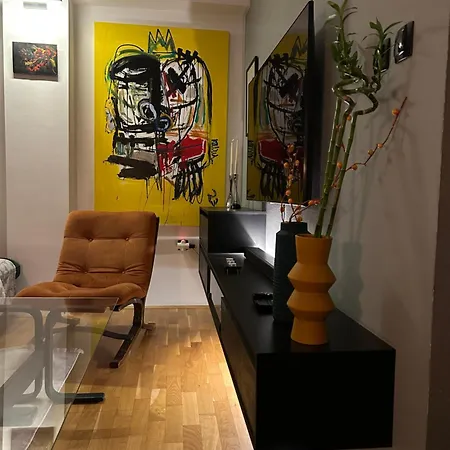 Luxury Artistic With Private Underground Garage Διαμέρισμα *